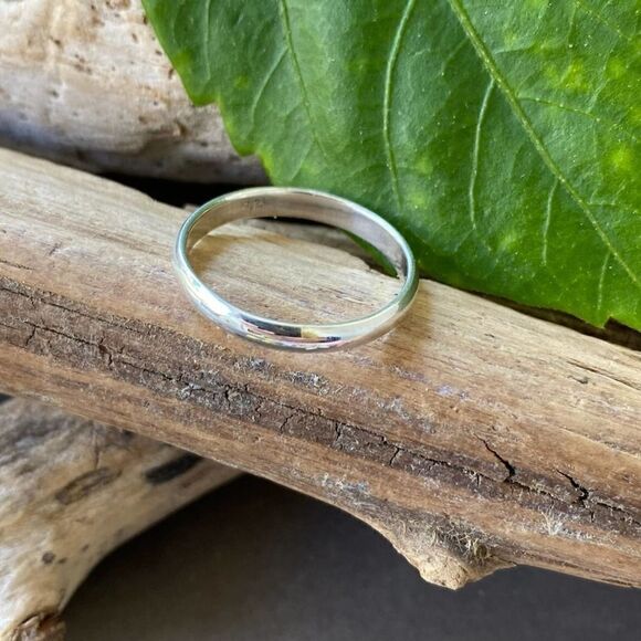 Sterling Silver 3 mm High Polish Band Ring Sizes 5,6 - Picture 2 of 8